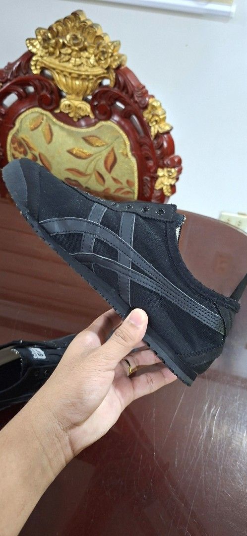 Onitsuka Tiger Black Canvas Sneakers (Category: Sneakers & Footwear) located in Talavera. Submitted by meduajodyl58850 (Listing ID 1466785253, Image 2). Description: - Brand: Onitsuka Tiger - Color: Solid Black - Used twice -From Japan no box Rfs wrong size to big for me. Meet up / ship 🆗️ .