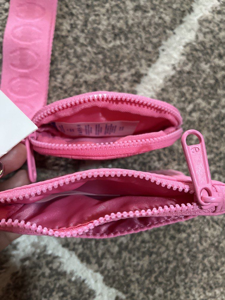 Original champion purse/pouch wallet from U.S (Category: Purses & Pouches) located in Manila. Submitted by ty_imported_goods (Listing ID 1466783312, Image 3). Description: Original from U.S .