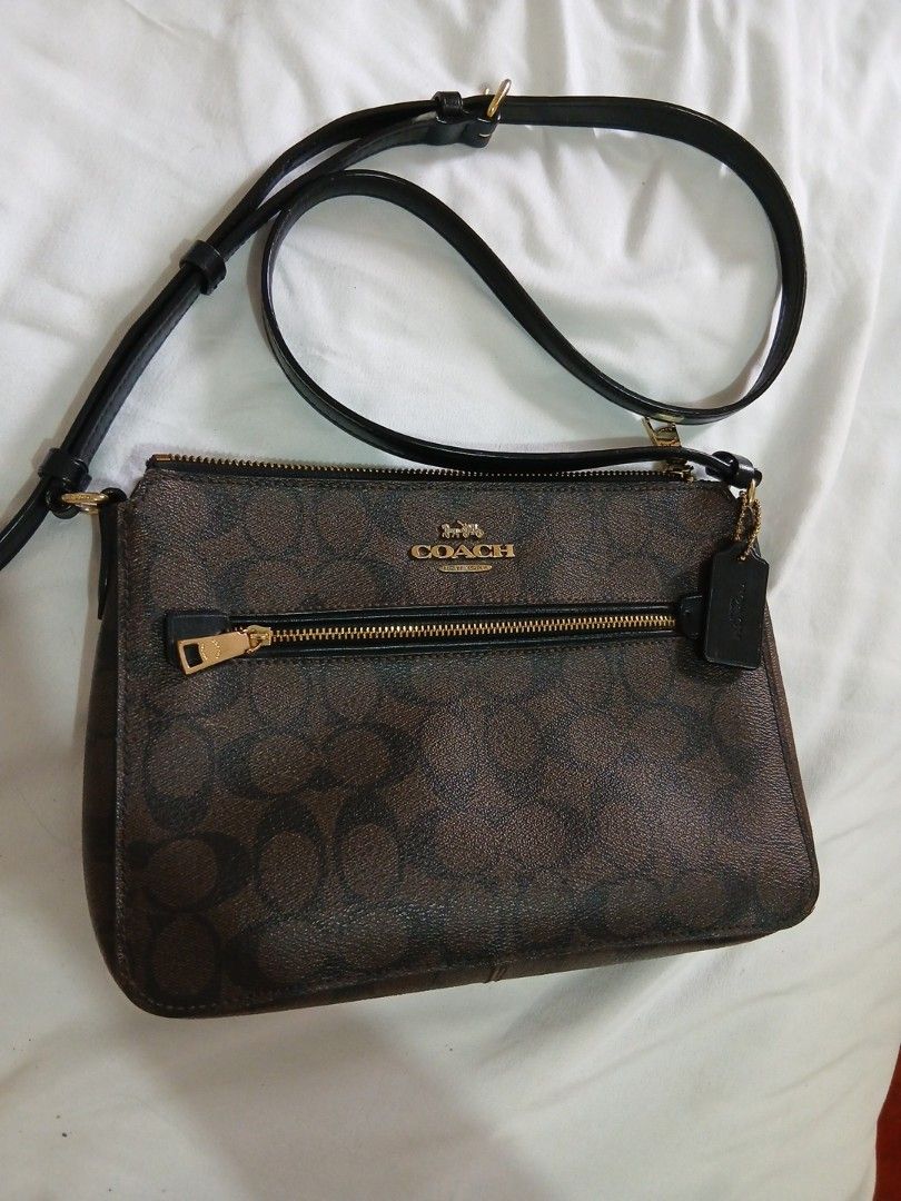 Original Coach Bag (Category: Shoulder Bags) located in Manila. Submitted by mycloset2025 (Listing ID 1466941586, Image 1). Description: .