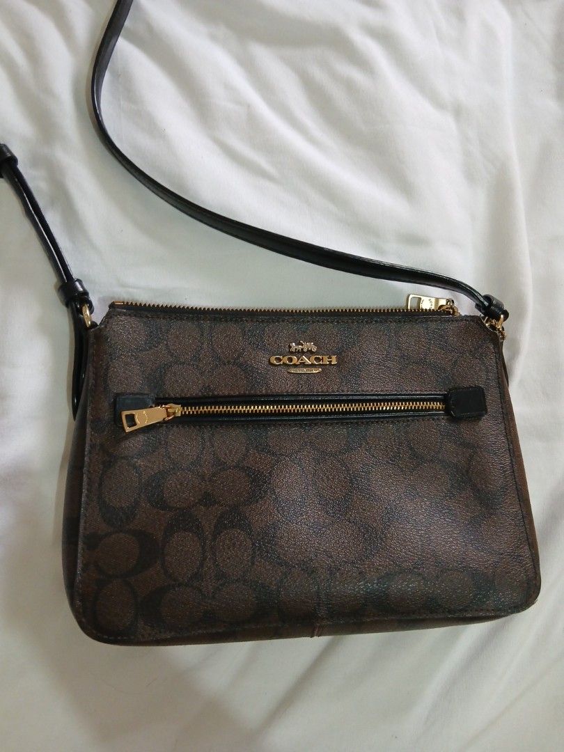 Original Coach Bag (Category: Shoulder Bags) located in Manila. Submitted by mycloset2025 (Listing ID 1466941586, Image 2). Description: .