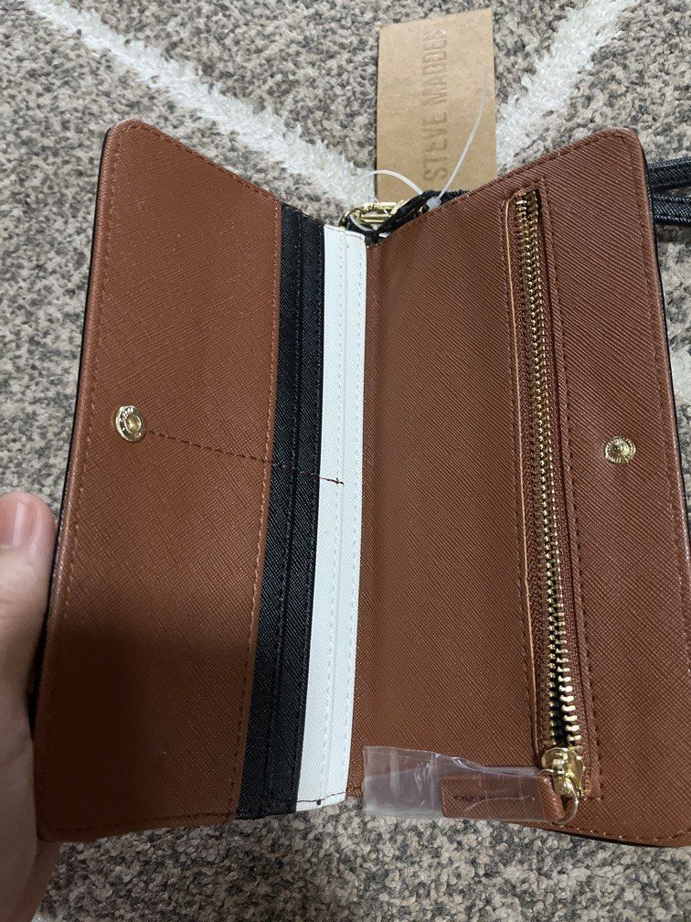 Original steve madden from U.S (Category: Wallets & Card holders) located in Manila. Submitted by ty_imported_goods (Listing ID 1466802763, Image 2). Description: ❗️on sale❗️ From U.S.A Srp:$42.