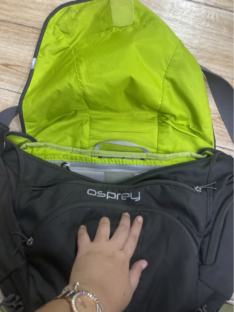 Osprey Flap Jack Courier (Category: Sling Bags) located in Manila. Submitted by rare_goldy (Listing ID 1466884727, Image 3). Description: .
