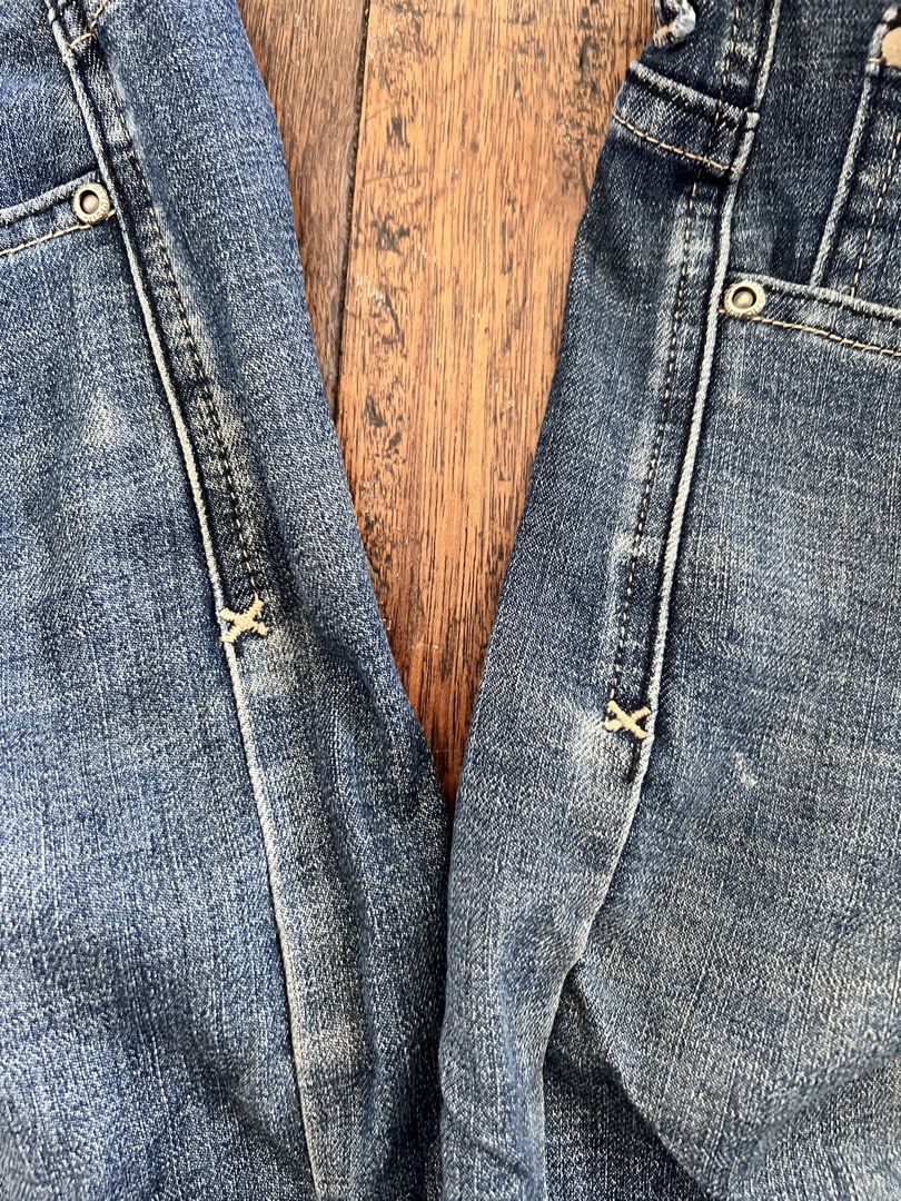 FREE SHIP PACK Lee Jeans Size 38 (Category: Jeans) located in Los Banos. Submitted by Woop_Loots (Listing ID 1466878522, Image 2). Description: - Brand: Lee Stylistic Denim - Color: Classic blue wash - Size: Tagged 38 - Design: Five-pocket setup with button closure and zip fly - Details: Leather logo patch and reinforced X-stitches on leg seams - Material: Comfortable cotton construction - Condition: Great for everyday wear.