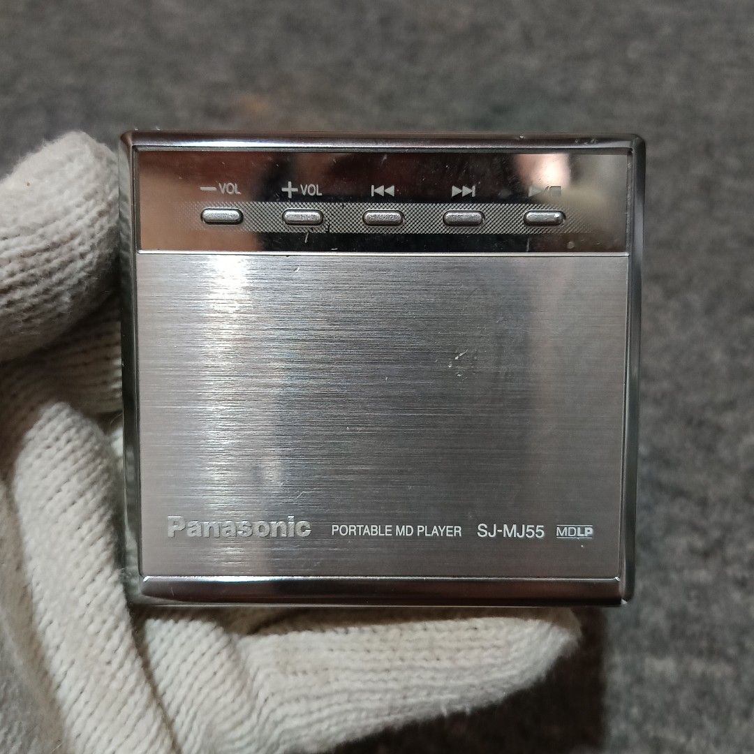 Panasonic SJ-MJ55 portable MiniDisc (MD) player (Category: Vintage Collectibles) located in Meycauayan. Submitted by redmants2011 (Listing ID 1466843807, Image 2). Description: Panasonic SJ-MJ55 portable MiniDisc (MD) player AS IS untested no gum battery inside and mini disk to test. buy at your own risk..