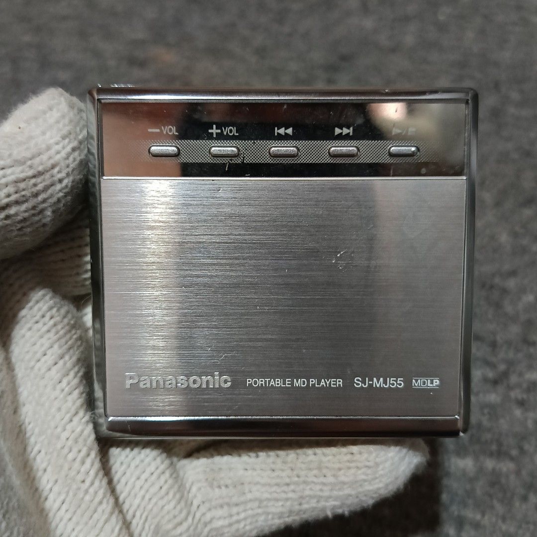 Panasonic SJ-MJ55 portable MiniDisc (MD) player (Category: Vintage Collectibles) located in Meycauayan. Submitted by redmants2011 (Listing ID 1466843807, Image 1). Description: Panasonic SJ-MJ55 portable MiniDisc (MD) player AS IS untested no gum battery inside and mini disk to test. buy at your own risk..