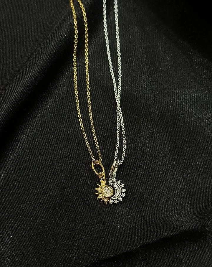 PANDORA MOON AND SUN NECKLACE (Category: Necklaces) located in Pasig City. Submitted by titalana2011991 (Listing ID 1466866451, Image 2). Description: BRANDNEW COMPLETE INCLUSIONS DELIVERY SAMEDAY ACTUAL PHOTO POSTED.