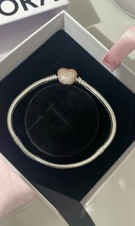 (Category: ) located in . Submitted by mycloset2025 (Listing ID 1466940613, Image 1). Description: .