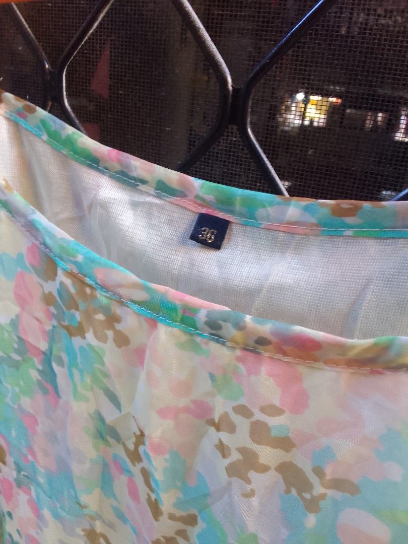 PASTEL FLORAL CAMI TOP (Category: Sleeveless) located in Manila. Submitted by _wtfroza (Listing ID 1466788032, Image 2). Description: 📌size: 36 on tag, size Small -no issues.