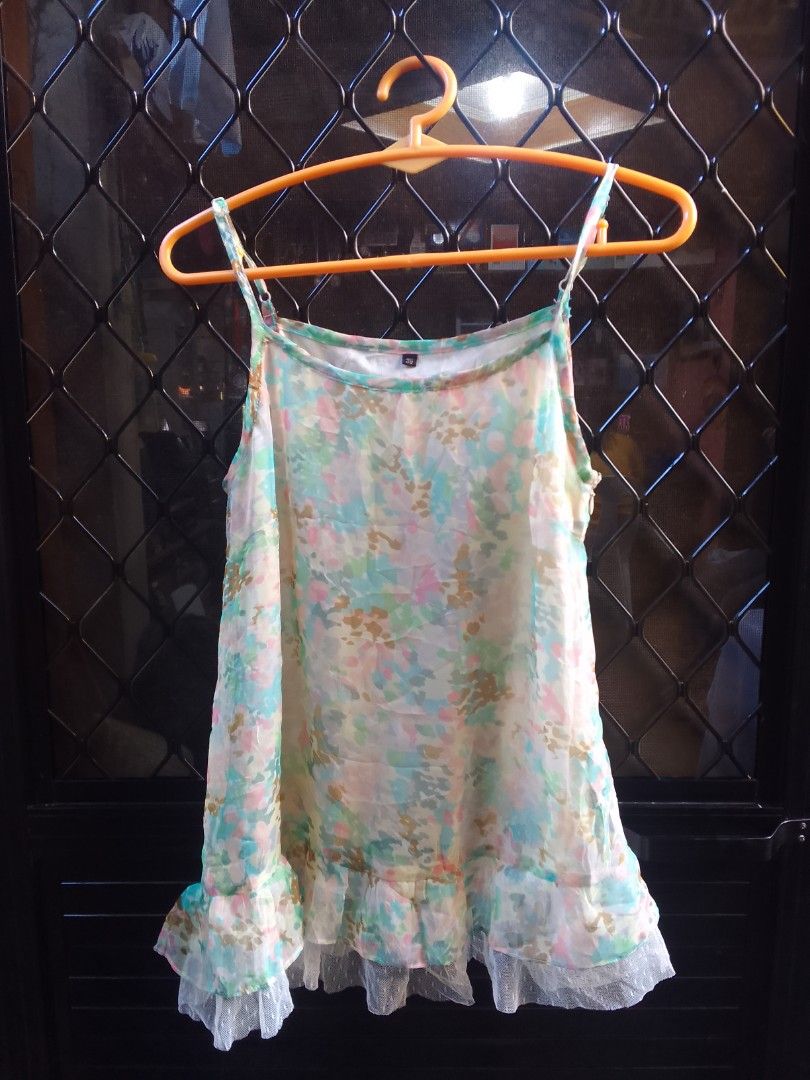 PASTEL FLORAL CAMI TOP (Category: Sleeveless) located in Manila. Submitted by _wtfroza (Listing ID 1466788032, Image 1). Description: 📌size: 36 on tag, size Small -no issues.