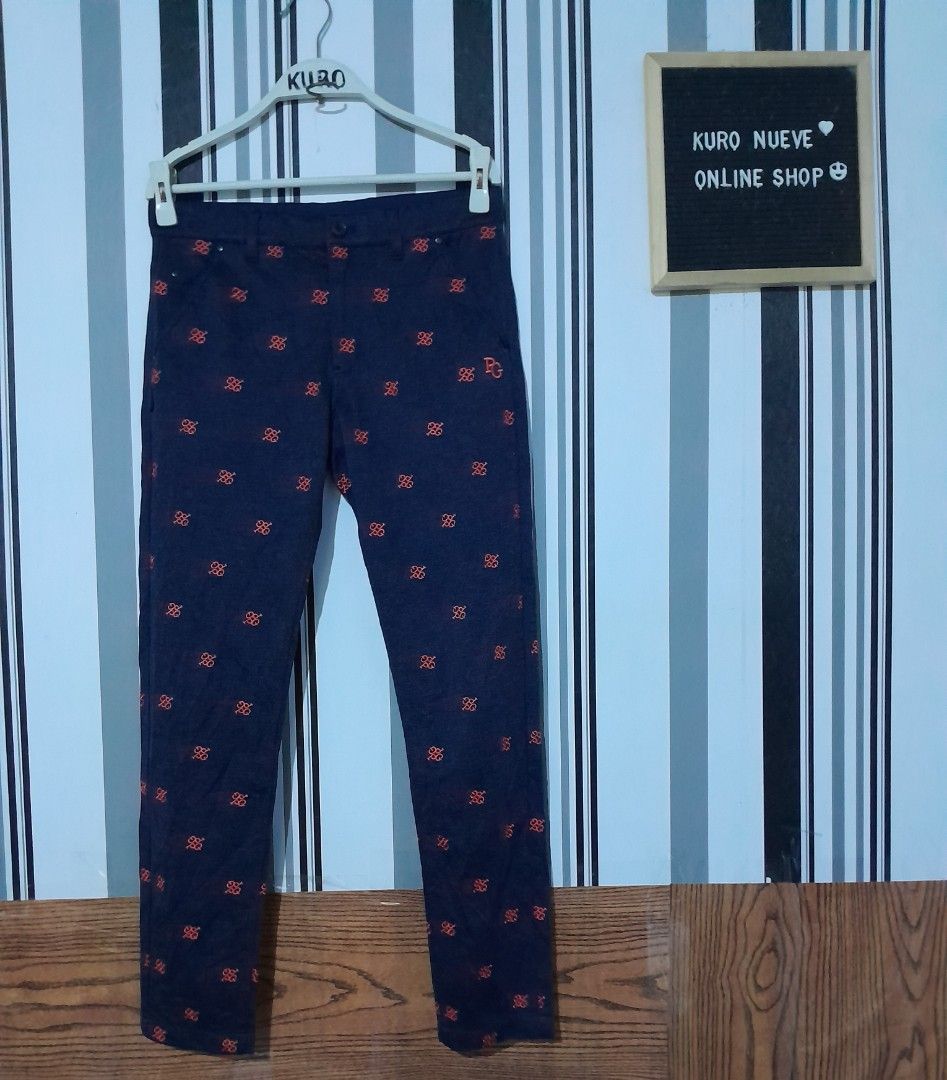 Pearly gates ⛳️ Stretchable (Category: Trousers) located in Lucena. Submitted by kuronueve0909 (Listing ID 1466894258, Image 1). Description: Pearly gates Stretchable Size: 32 Length: 39 Hem:11.5 Leg:6.5 Price: ₱1,280 No issue ✅️ Ready to wear ✅️.