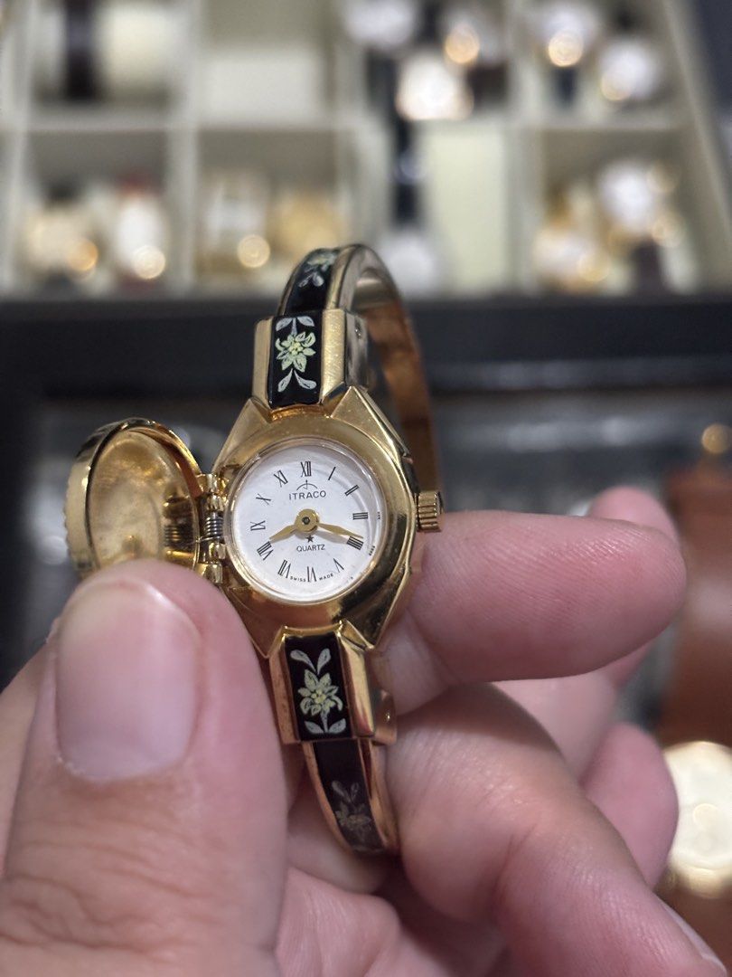 Peekaboo Watches (Category: Women's Watches) located in Manila. Submitted by timelesswatchbyclaaa2.0 (Listing ID 1466897239, Image 3). Description: Itraco Swiss Peekaboo Watch 4500 André Mouche White Peekaboo Watch 5000 André Mouche Triple White Rose with orig box inclusion 8000.