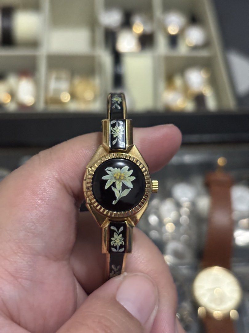Peekaboo Watches (Category: Women's Watches) located in Manila. Submitted by timelesswatchbyclaaa2.0 (Listing ID 1466897239, Image 2). Description: Itraco Swiss Peekaboo Watch 4500 André Mouche White Peekaboo Watch 5000 André Mouche Triple White Rose with orig box inclusion 8000.