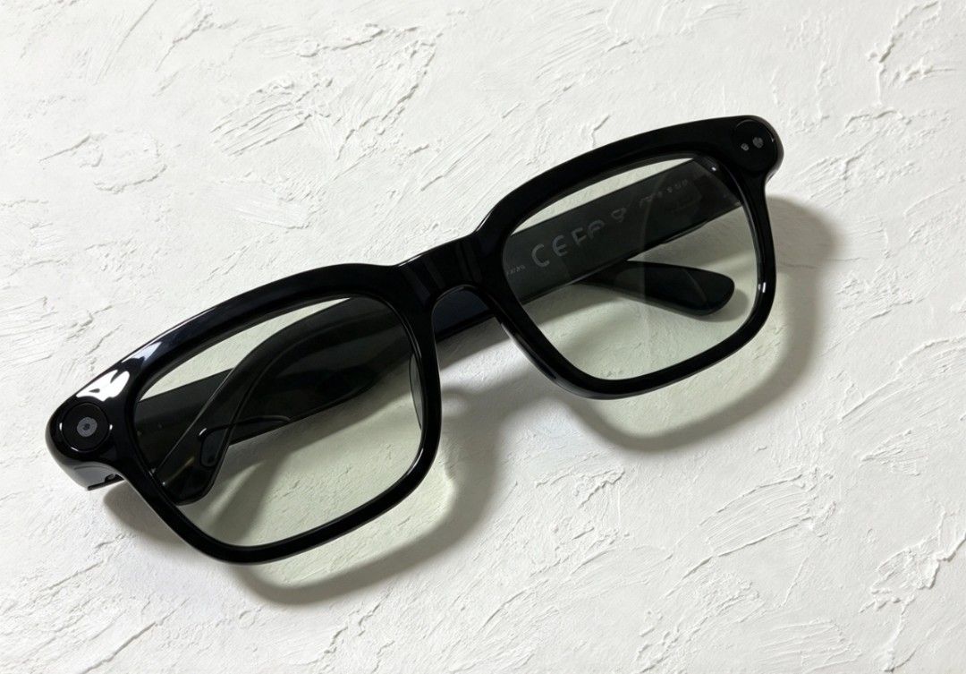 Photochromic Smart Glasses (Category: Sunglasses & Eyewear) located in Manila. Submitted by iceman_17 (Listing ID 1466852414, Image 3). Description: MO8 Photochromic Smart Glass Sobrang Linaw, Good for Food Vlog or Daily Vlog. Good for Photos and Videos. Pwede din pamorma, Easy to transfer file to phone.