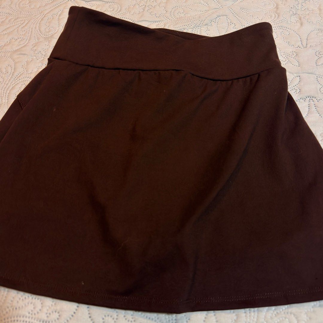pickle/ tennis skirt (Category: Activewear) located in Cebu City. Submitted by shopjillscloset (Listing ID 1466928012, Image 2). Description: - bnew, never worn - with under shorts - forgot the brand ;( - material is super soft & breathable .