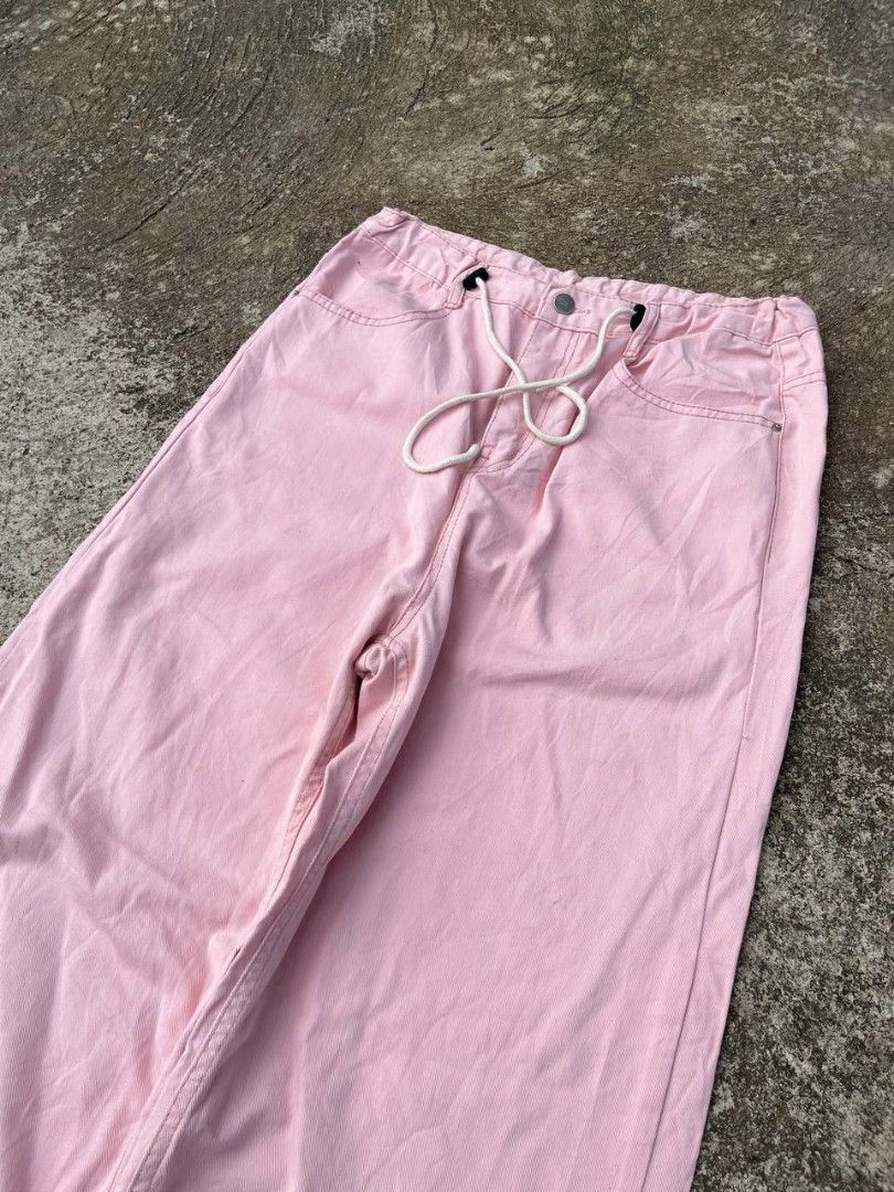 Pink Baggy Denim Pants (Category: Jeans) located in Baybay. Submitted by thrift_thrift_langg (Listing ID 1466967207, Image 3). Description: Pink Baggy Denim Pants ‎W- 28-30 ‎L- 42.5 ‎Thigh- 13.5 ‎Hem (LO)- 11.5 ‎Color rate: 9.5/10 ‎No issue ‎Excellent Condition ‎- Need Wash.