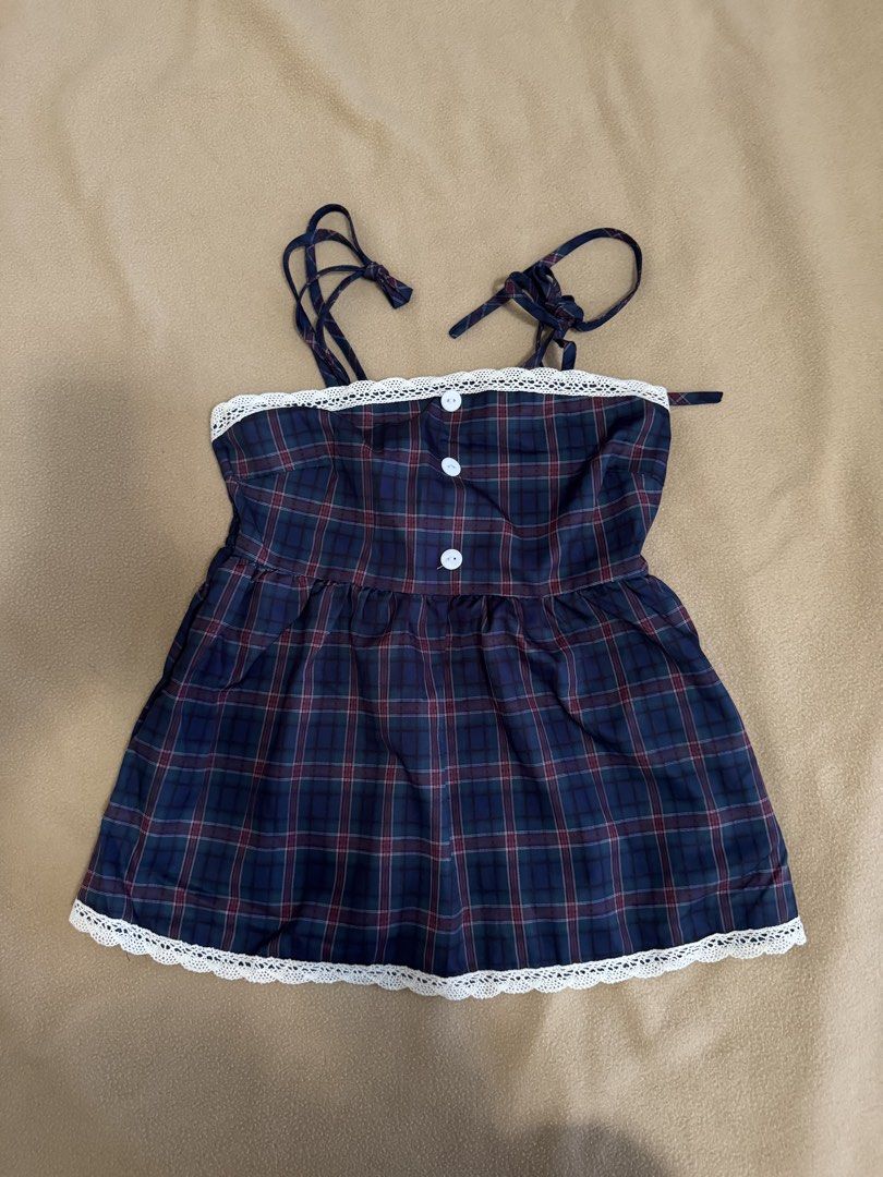 Plaid Sleeveless Shirt (Category: Dresses) located in San Luis. Submitted by oshdeclutters (Listing ID 1466811087, Image 1). Description: .