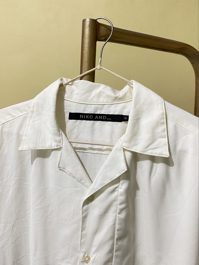 PLAIN WHITE LONGSLEEVE POLO (Category: Tshirts & Polo Shirts ) located in Dasmarinas. Submitted by hannah.oakph (Listing ID 1466832476, Image 2). Description: .