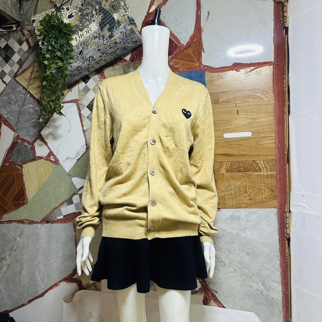 Play cardigan (Category: Luxury Apparel) located in Baguio. Submitted by kckc_luxury (Listing ID 1466902566, Image 1). Description: 🌸 TINY PINK SPOTS ARE LENS DAMAGE, NOT CLOTH STAINS ————————— ❗️KINDLY READ BEFORE MAKING AN OFFER❗️ LISTING DETAILS size:Large width x length (inches):24x29 condition: EXCELLENT --- MOP: Gcash / BPI MOD: J&T / JRS LOCATION: Baguio City --- NOTE: • Manage your expectations • Photos did not go under any edit but colo
