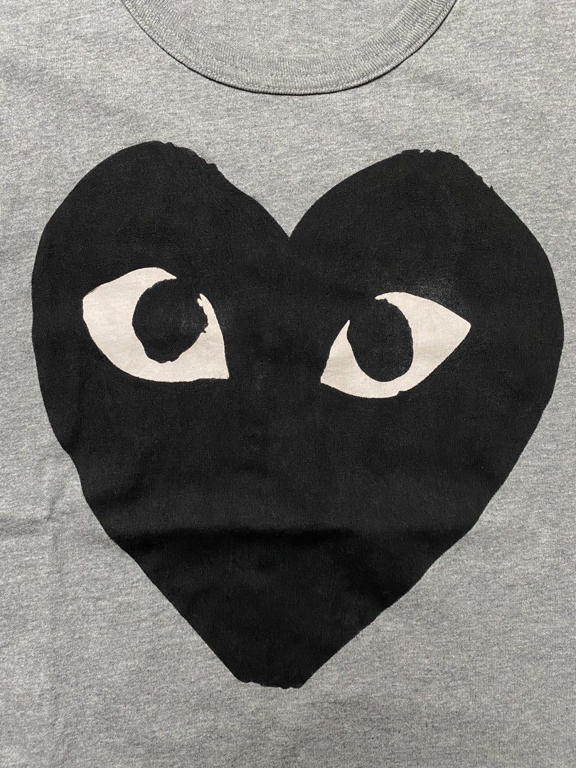 PLAY CDG (Category: Tshirts & Polo Shirts ) located in Davao. Submitted by maikes_finds (Listing ID 1466909346, Image 3). Description: SIZE SMALL TO MEDIUM MENS LARGE WOMENS NO ISSUE 18.5x27 .