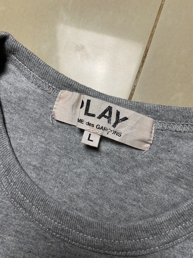 PLAY CDG (Category: Tshirts & Polo Shirts ) located in Davao. Submitted by maikes_finds (Listing ID 1466909346, Image 2). Description: SIZE SMALL TO MEDIUM MENS LARGE WOMENS NO ISSUE 18.5x27 .
