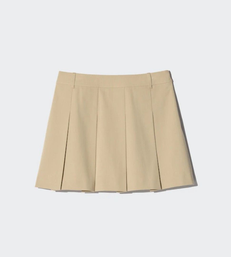 Pleated Skort Off White (Category: Skirts) located in Cavite. Submitted by thrift.tag (Listing ID 1466917579, Image 2). Description: I got the white one.