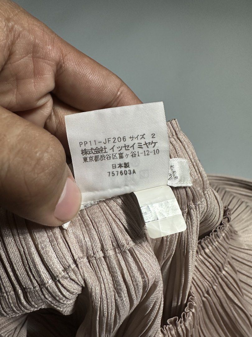 Pleats please (Category: Other Bottoms) located in Legazpi City. Submitted by lootsi (Listing ID 1466533629, Image 3). Description: .