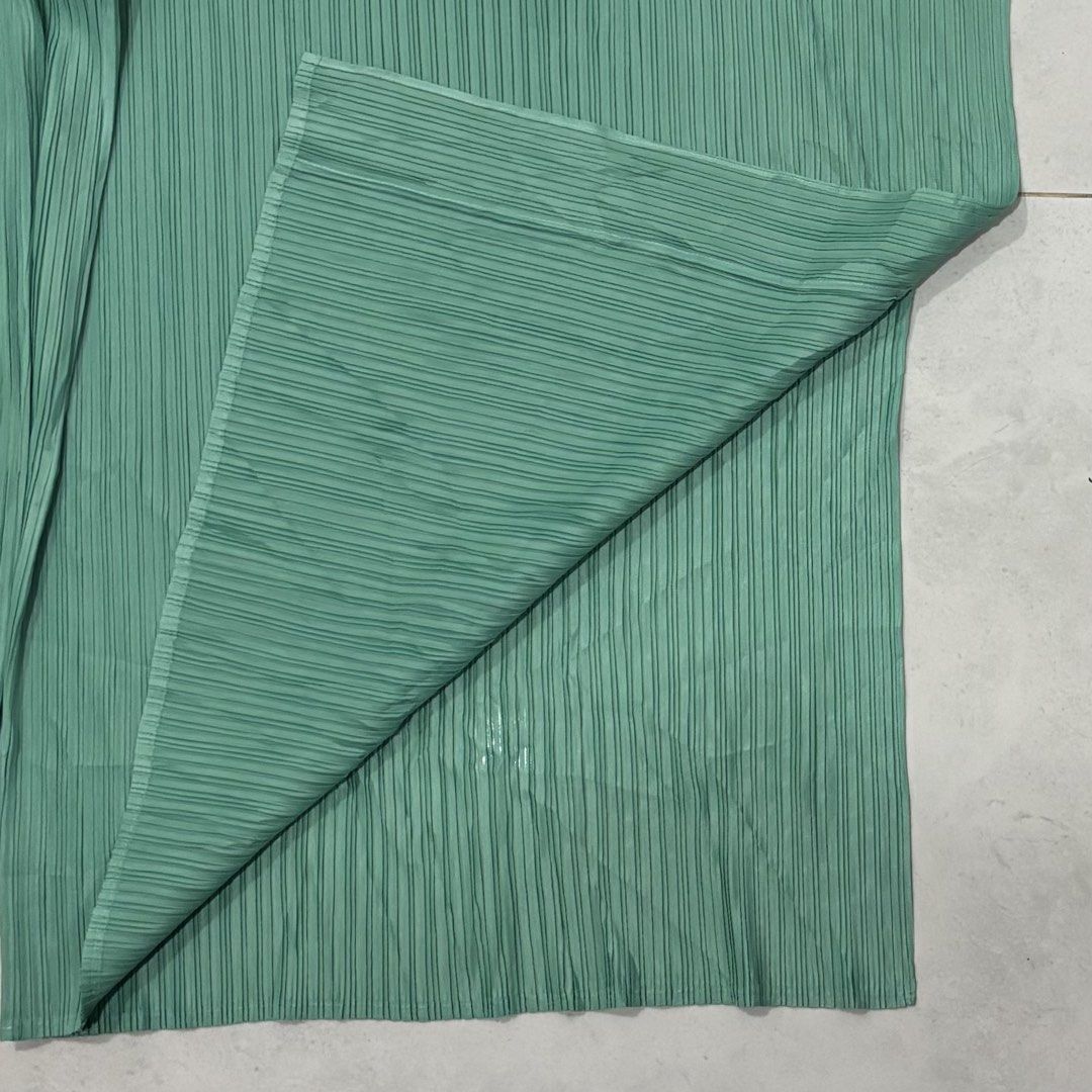 Pleats please issey miyake pants (Category: Luxury Apparel) located in Cebu City. Submitted by florianmiral (Listing ID 1466821856, Image 2). Description: Pleats please issey miyake pants Excellent condition Free size W 12.5 L 35.