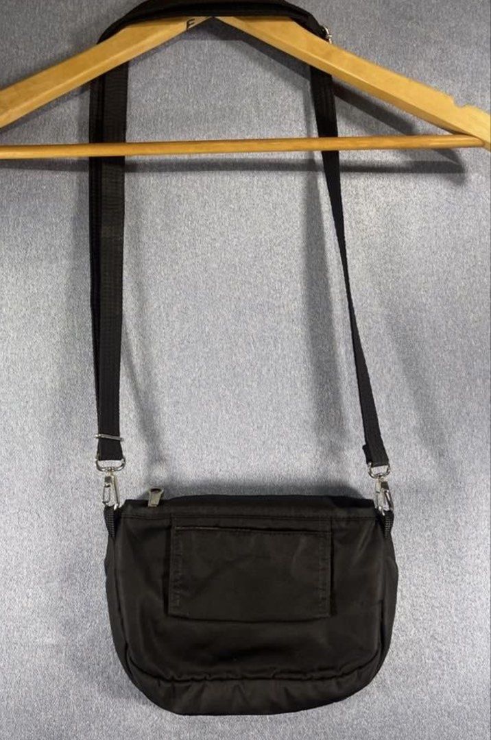 Porter (Category: Sling Bags) located in Baguio. Submitted by biancauyami (Listing ID 1466776287, Image 2). Description: .