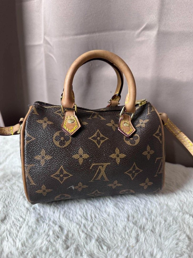 Preloved nano speedy (Category: Cross-body Bags) located in Butuan. Submitted by leah_31.1994 (Listing ID 1466831331, Image 3). Description: preloved ukay source.