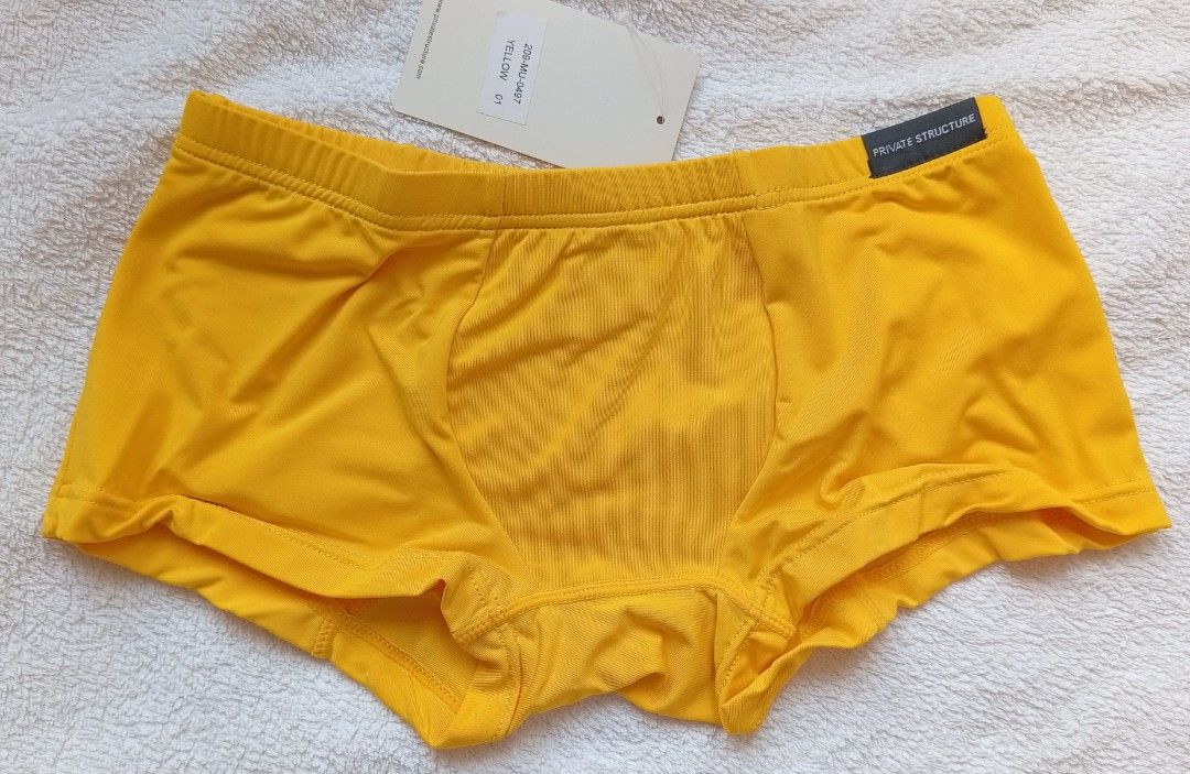 Private Structure Micro Colorz 黃色平口內褲 S （分類：內褲 boxer）位於 Hong Kong。 由 gletter_9413 提交（商品編號 1466910650，圖片 2）。簡介： 買了一段時間閒置中，清空衣櫃平售，Private Structure Micro Colorz 系列男裝平口內褲，鮮黃色，size 1/S (適合 28-30 吋腰圍)。92% Microfiber 超細纖維加 8% Spandex 彈性纖維，質地柔軟舒服又透氣。。