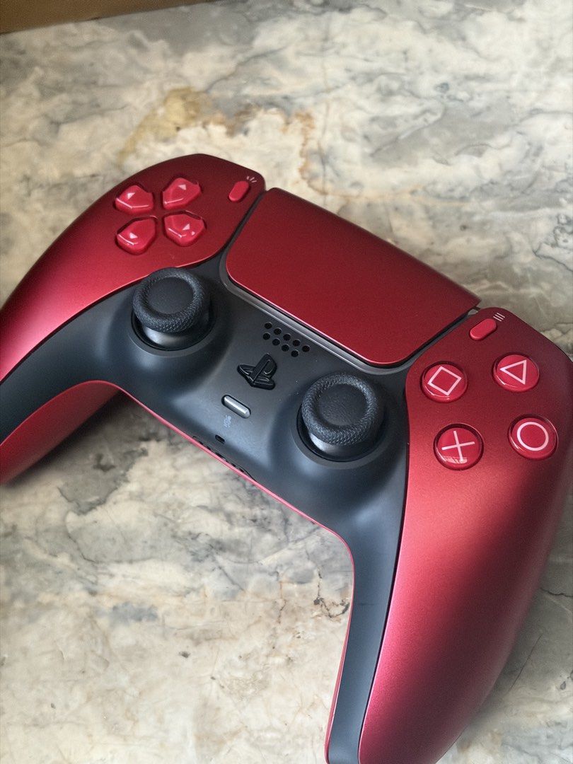 PS5 Controller (Volcanic Red) (Category: Controllers) located in Cainta. Submitted by craezy (Listing ID 1466868720, Image 2). Description: PS5 Controller Volcanic red Rarely used Location: Cainta .