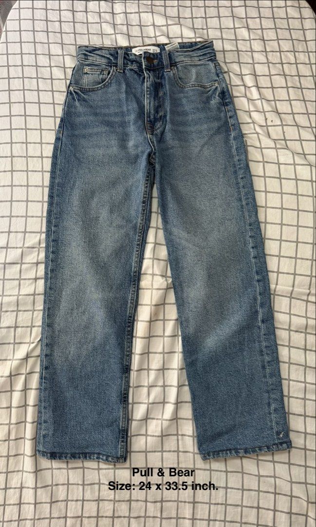 Pull & Bear Mom Jeans (Category: Jeans) located in Quezon City. Submitted by pinkystrends.co (Listing ID 1466847260, Image 1). Description: .