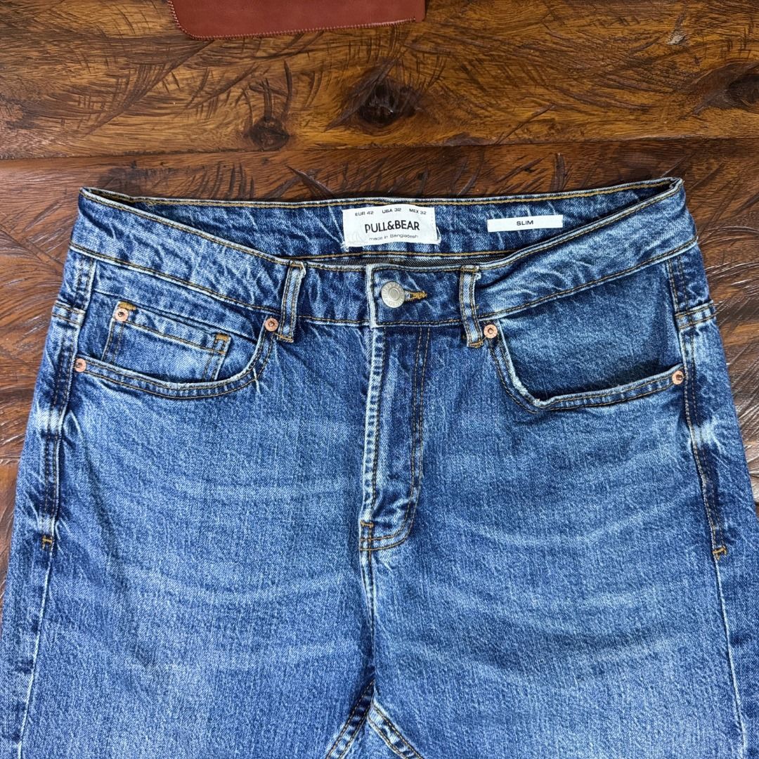 Pull & Bear Slim Fit Jeans Bundle Set of 3 (Category: Jeans) located in Makati City. Submitted by Xerberus (Listing ID 1466845007, Image 2). Description: - Bundle of 3 Pull & Bear skinny jeans - Washes included: classic blue, lighter stonewash, and washed black - Fit: Mid-rise with standard button closure and belt loops - Details: Features tan and black leather waist patches - Condition: Great everyday denim rotation staples RFS: Decluttering/Not
