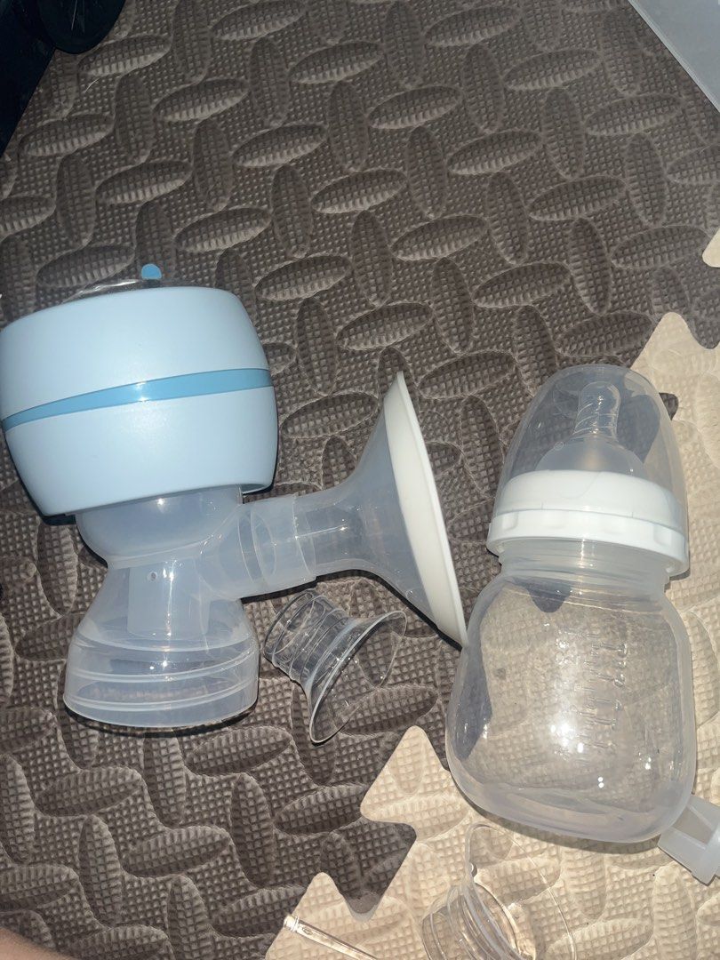 Pump and flanges (Category: Maternity Care) located in Caloocan City. Submitted by reyn_santi (Listing ID 1466939255, Image 1). Description: .