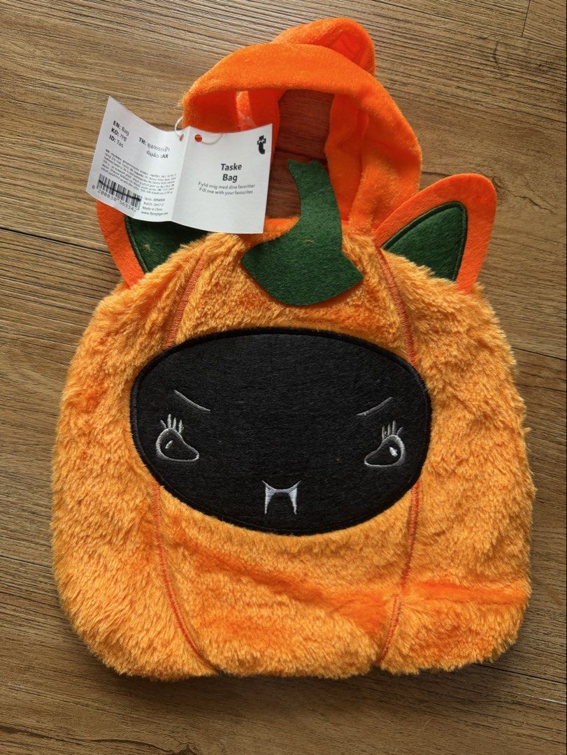 Pumpkin Bag (Category: Babies & Kids Fashion) located in Paranaque City. Submitted by lmp08 (Listing ID 1466810525, Image 1). Description: 💯 Extra item on hand For trick or treat Available 2 pcs.