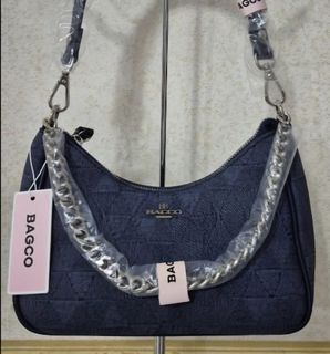 (Category: ) located in . Submitted by dailyhappyfinds (Listing ID 1466838287, Image 1). Description: .