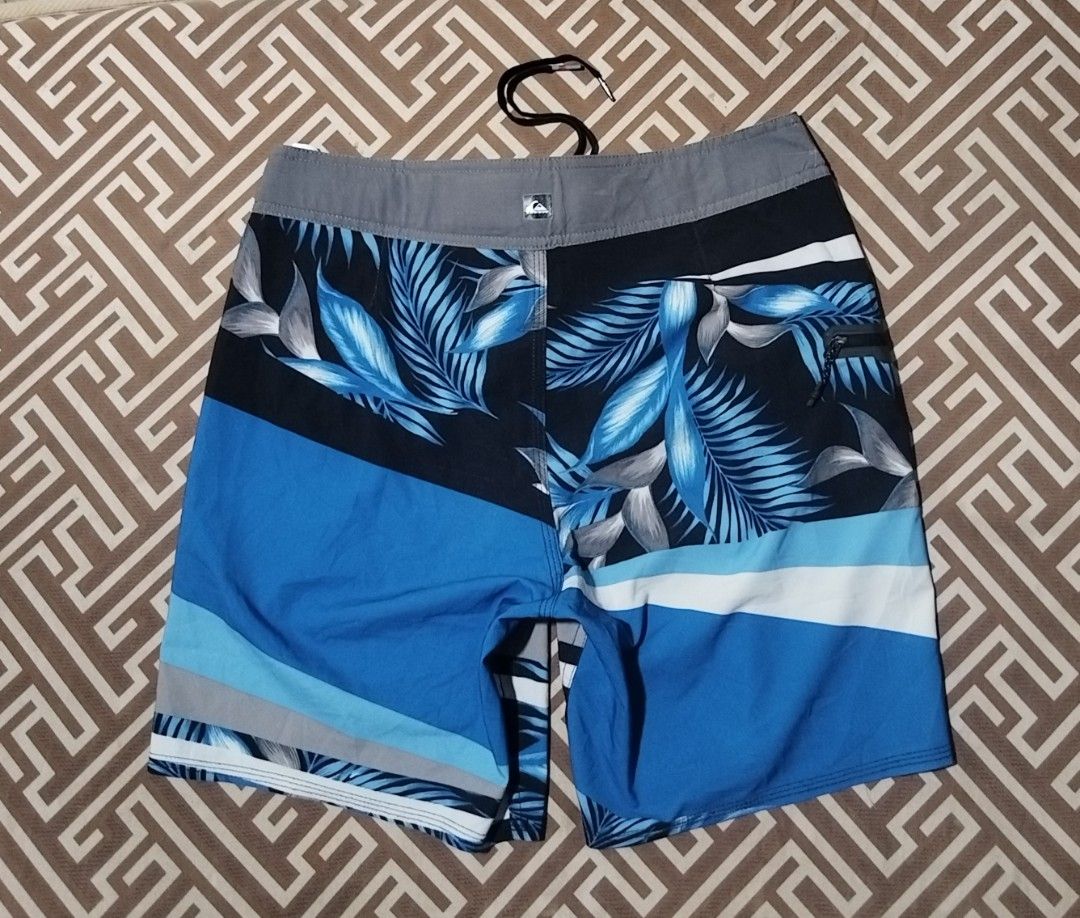 QUICKSILVER BOARDSHORT (Category: Activewear) located in Veruela. Submitted by ivytalibo62410 (Listing ID 1466803860, Image 2). Description: QUICKSILVER BOARDSHORT🌊🌊 ▪️ Size 28 On tag, Can fit po sa 29 ▪️ Lenght 17(Above the knee) ▪️ Like New condition ▪️No issues 499 + Shipping fee 🚘 LOC. Veruela AGUSAN DEL SUR 📍.