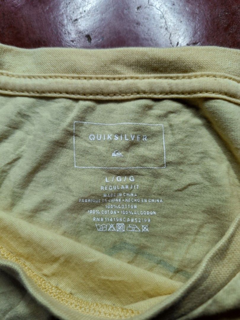 QUICKSILVER TEE W/ BACK PRINT (Category: Tshirts & Polo Shirts ) located in Davao. Submitted by thrift.it.denzz (Listing ID 1466847187, Image 3). Description: QUICKSILVER -SIZE LARGE W21 L30 -GOOD CONDTION -350🏷️ ADD SHIPPING FEE 📩DM📩.