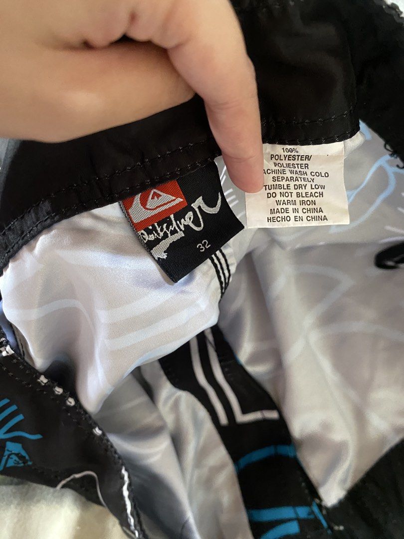 QUIKSILVER BOARDSHORT (Category: Swim Trunks & Board Shorts) located in Pasay City. Submitted by jaehon73515 (Listing ID 1466678730, Image 3). Description: GOOD AS NEW IN GOOD CONDITION WITH BOTTLE OPENER MILK STAIN LANG SA POCKET SMALL LANG 33-34x21.