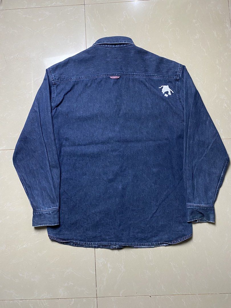 QUIKSILVER VINTAGE DENIM JACKET (Category: Coats, Jackets and Outerwear) located in Andop. Submitted by maikeygong (Listing ID 1466912615, Image 2). Description: SIZE XLARGE NO MAJOR ISSUE 25x30 .