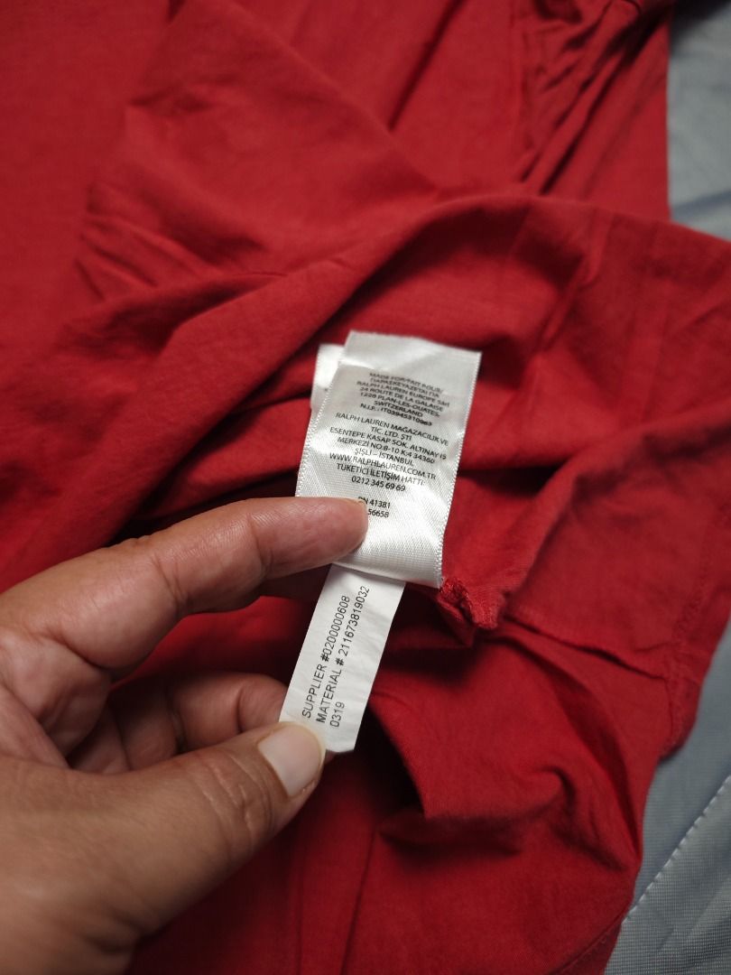 RALPH LAUREN ADULT VNECK TEE (Category: Shirts) located in Imus. Submitted by eykc01 (Listing ID 1466898619, Image 3). Description: EUC-LIKE NEW LARGE-XL *TINY DISCOLORATION BARELY NOTICEABLE.