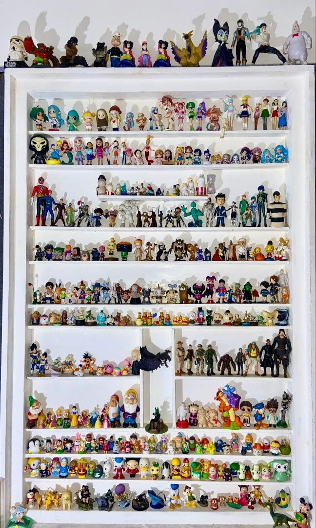 Random Authentic Vintage Collectible Figures (Category: Announcements) located in Binan City. Submitted by aaa_llliyahhh (Listing ID 1466891867, Image 2). Description: .
