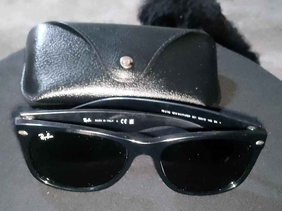 Ray-Ban New Wayfarer sunglasses (Category: Luxury Accessories) located in Quezon City. Submitted by aciertobenzs (Listing ID 1466970414, Image 1). Description: Ray-Ban New Wayfarer Classic,Model Number: RB2132,color code 901 (Polished Black frame with classic G-15 Green lenses).