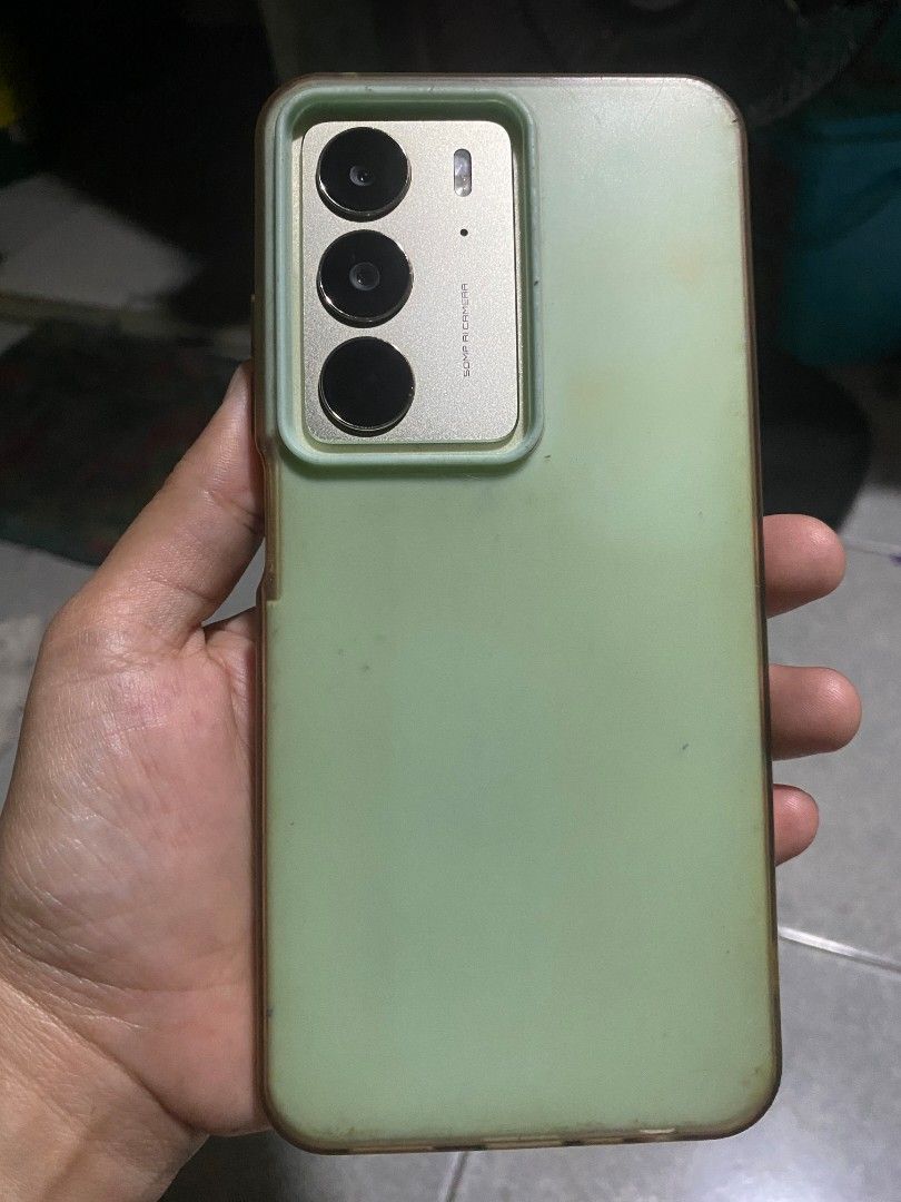 Realme C75 16/128 (Category: Realme) located in Manila. Submitted by switznicer (Listing ID 1466779191, Image 3). Description: Realme C75 16gbram 128rom 6.7 Display Screen Malinaw cam Smooth Makunat battery Good for hard gaming 📌 Unit,case and charger 📌 Mild dents hindi halata ₱4800 nego sa surebuyer.