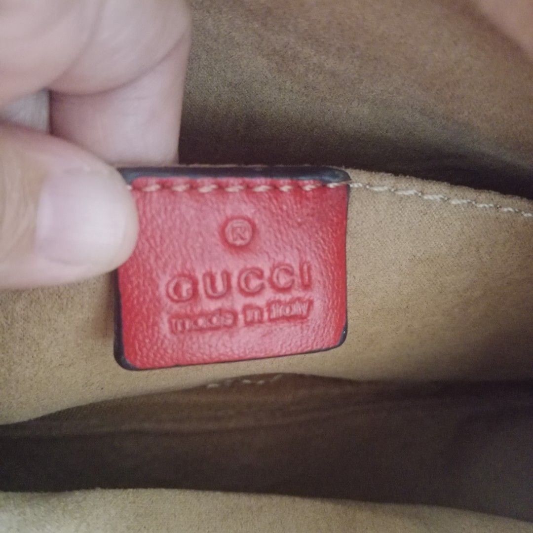 red sling bag (Category: Cross-body Bags) located in Manila. Submitted by mamapards17 (Listing ID 1466905062, Image 3). Description: .