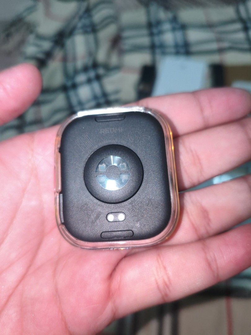 Redmi watch 6 lite (Category: Men's Watches) located in Caloocan City. Submitted by johnchristian20gem (Listing ID 1466815336, Image 2). Description: good as new sleep tracking used only woth free tpu case and protective film no scratches too..