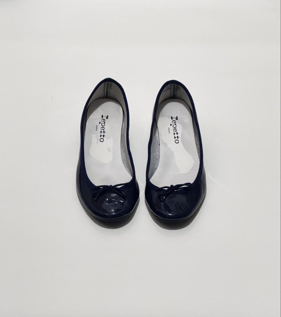 Repetto (Category: Flats & Sandals) located in Quezon City. Submitted by byuklph (Listing ID 1466956789, Image 3). Description: Auth💯size37/23cm Excellent condition Dark navy blue No inclusion .