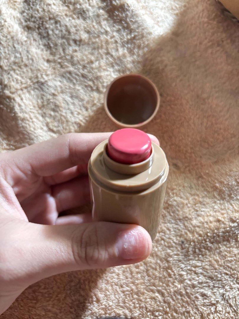Rhode Blush in Juice Box (Category: Makeup) located in Manila. Submitted by prettyfl4ck0 (Listing ID 1466799294, Image 2). Description: - swatched only - liked sleepy girl better for my skintone - price is still nego for sure buyers just send a dm ❤️ - last price would be discussed to anyone who can confirm purchase and willing to send partial payment. let’s be mindful to each other’s time ❤️.