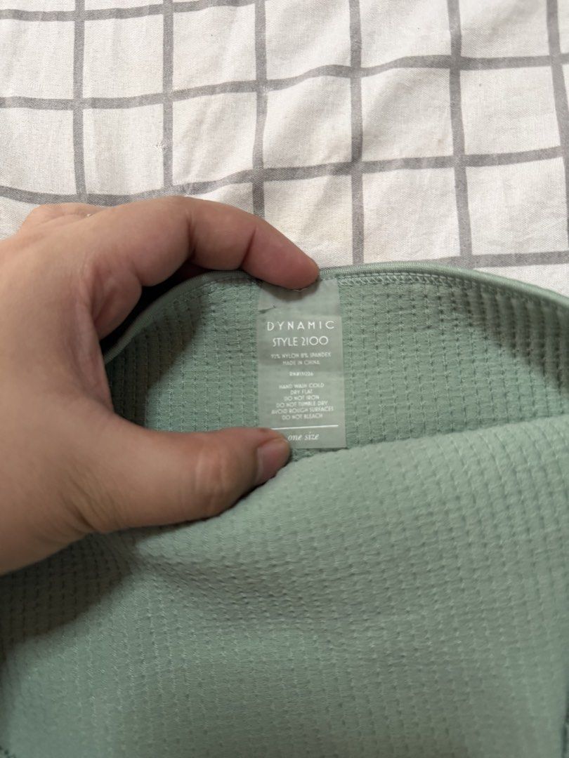 ribbed knit halter crop top (Category: Sleeveless) located in Manila. Submitted by pinkyswearshop2.0 (Listing ID 1466840969, Image 2). Description: .