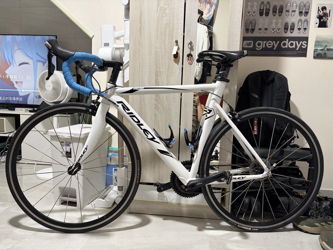 Ridley Cheetah 公路單車 （分類：單車）位於 Hong Kong。 由 maxma87654 提交（商品編號 1466787116，圖片 1）。簡介： Ridley Cheetah 鋁架鋁軨 中碼 Shimano 105 11速 平時淨係屋企踩機用 屯元天交收。